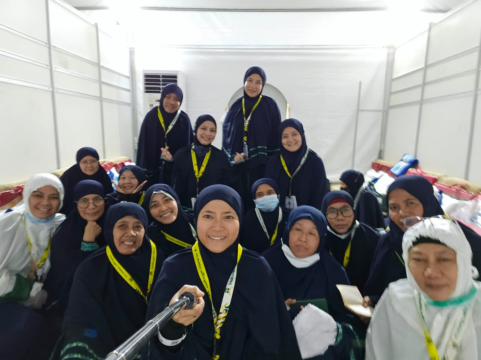 Perhatikan! Ini Hal yang Boleh dan Dilarang Dilakukan Jemaah Haji Selama Penerbangan di Pesawat
